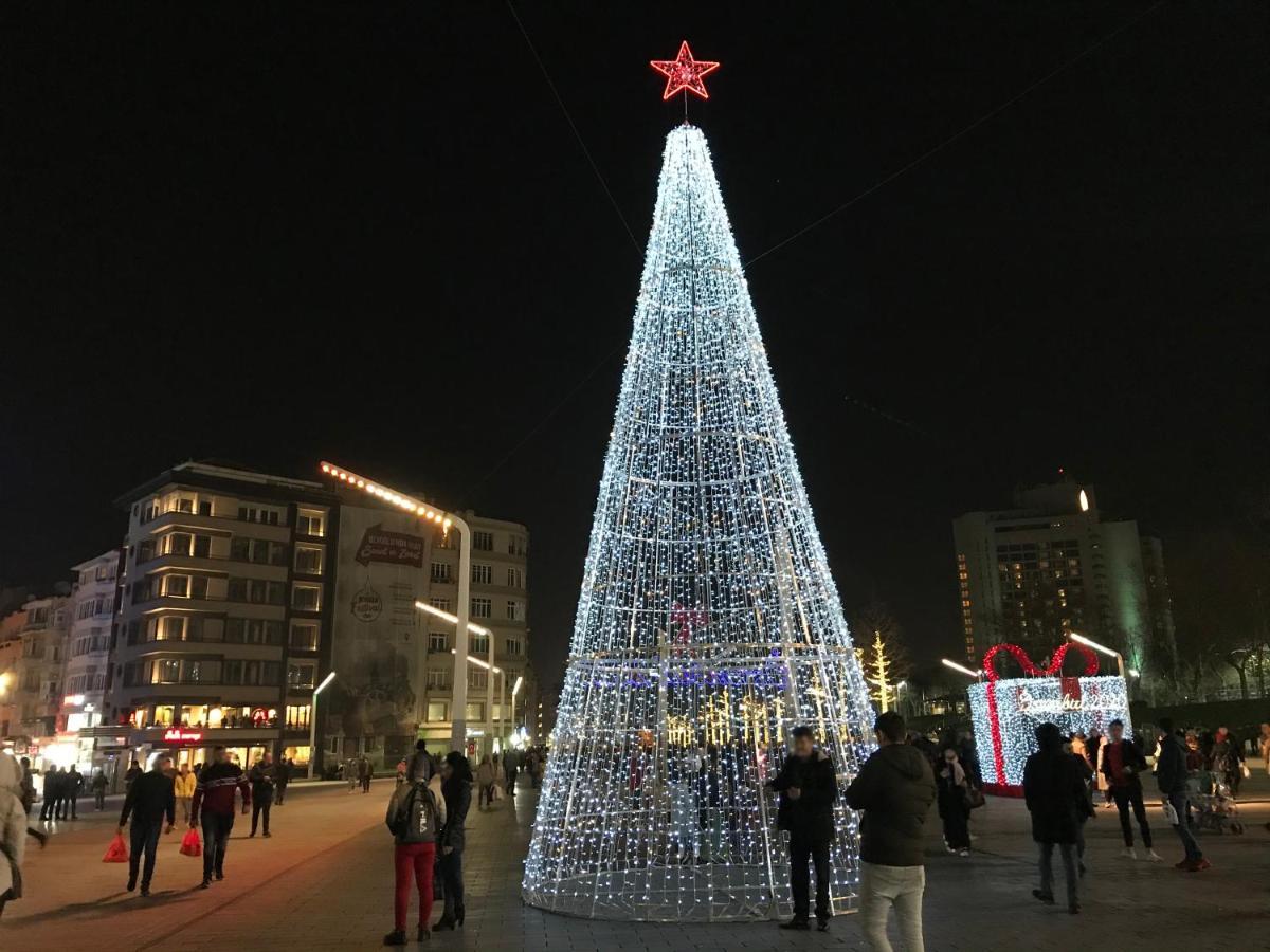 My Fabulous Trendy In Taksim Square *